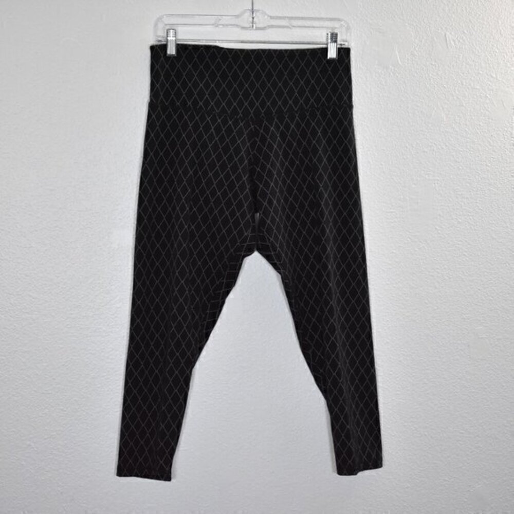 Victoria's Secret On Point Cropped‎ Leggings Size Large Gently Used Condition